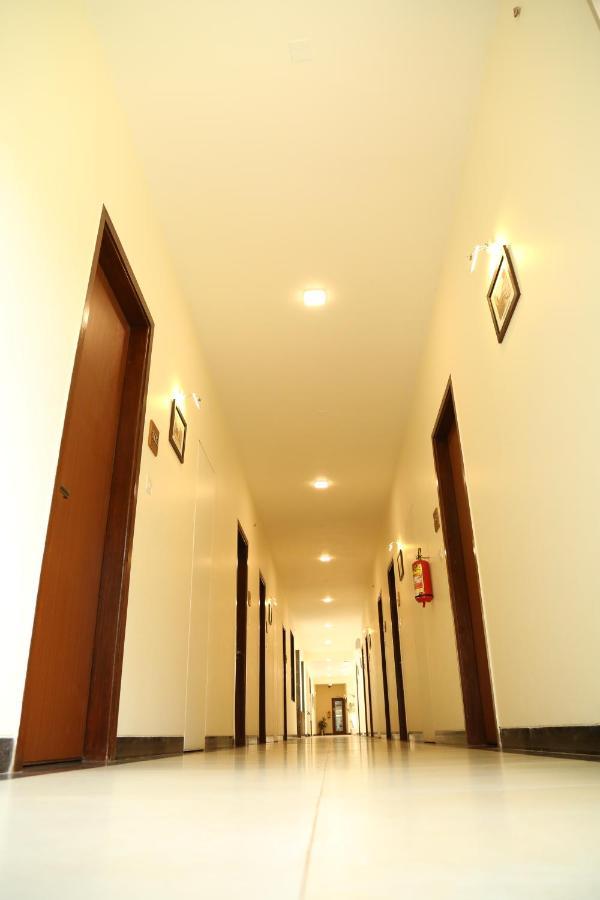 Vits Lonavala Hotel Exterior foto